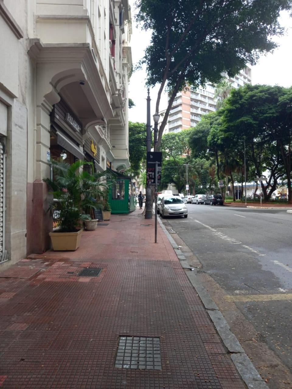 01 Pessoa - Arouche Cl * São Paulo